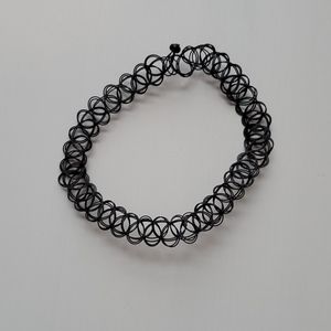 Black stretch choker